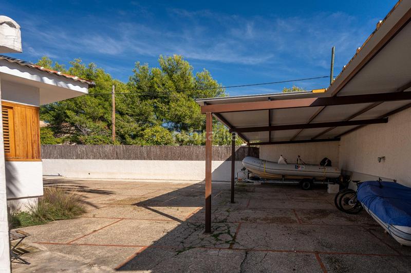 Foto e96b90cc-8df8-48f7-83c8-80e6bd395c56. Chalet con riscaldamento parcheggio piscina in La Cañada Paterna