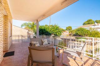 Xalet  Calle 12. Tu nuevo hogar en el centro de la caada