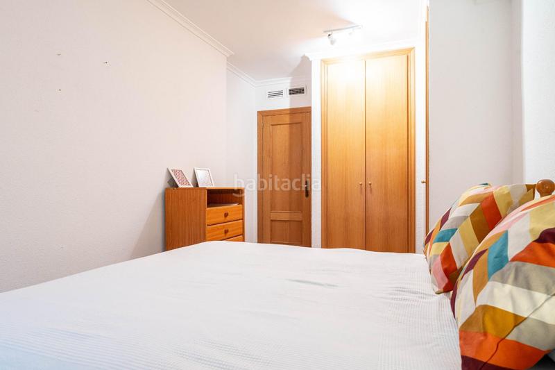 Foto 1f9854d6-bb38-4754-b2ff-0e05664627c4. Piso en dr. lluch, vivienda del 2002. 2 baños. en Valencia