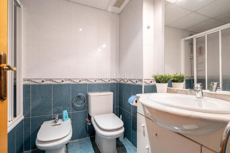 Foto 4940db31-525c-4f79-ad0d-9181765dcf60. Piso en dr. lluch, vivienda del 2002. 2 baños. en Valencia