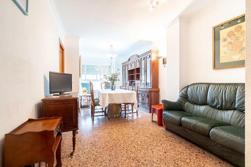 Foto 4bead7f2-28ce-444d-87a9-2c0833beb42c. Piso en dr. lluch, vivienda del 2002. 2 baños. en Valencia