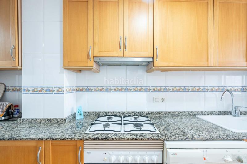 Foto 76799a2d-e764-4cff-bd4a-c57ab713f4ef. Piso en dr. lluch, vivienda del 2002. 2 baños. en Valencia