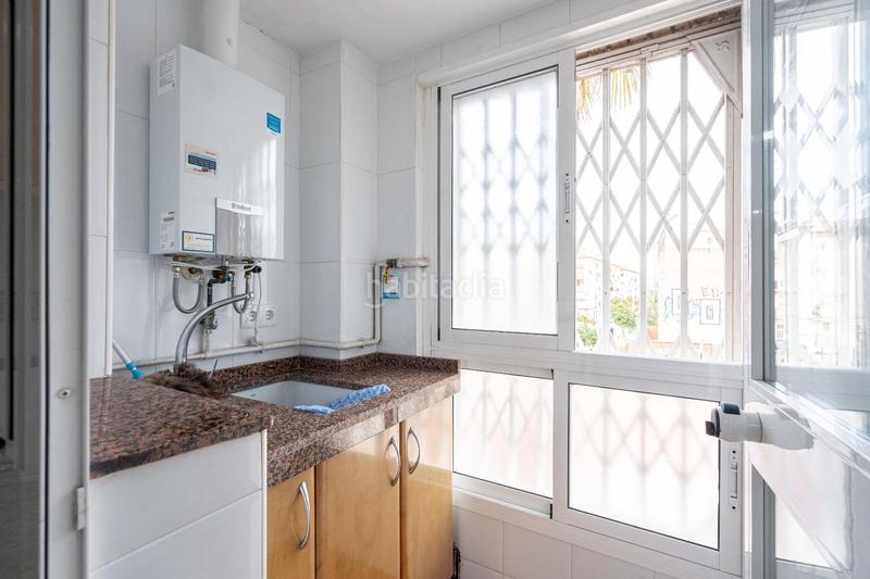 Foto b432d30a-8f8d-4ebf-9279-3b6148b9f847. Piso en dr. lluch, vivienda del 2002. 2 baños. en Valencia