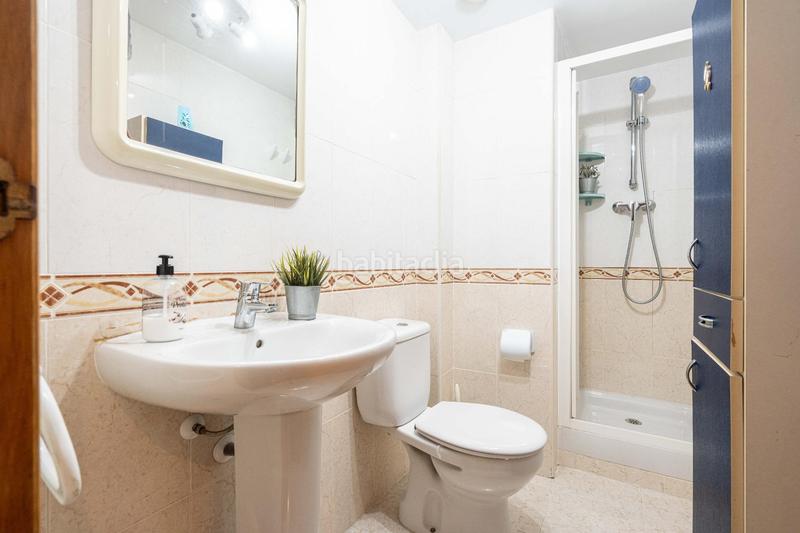 Foto b7b1d59d-9551-4806-83c0-18d69a8d5841. Piso en dr. lluch, vivienda del 2002. 2 baños. en Valencia