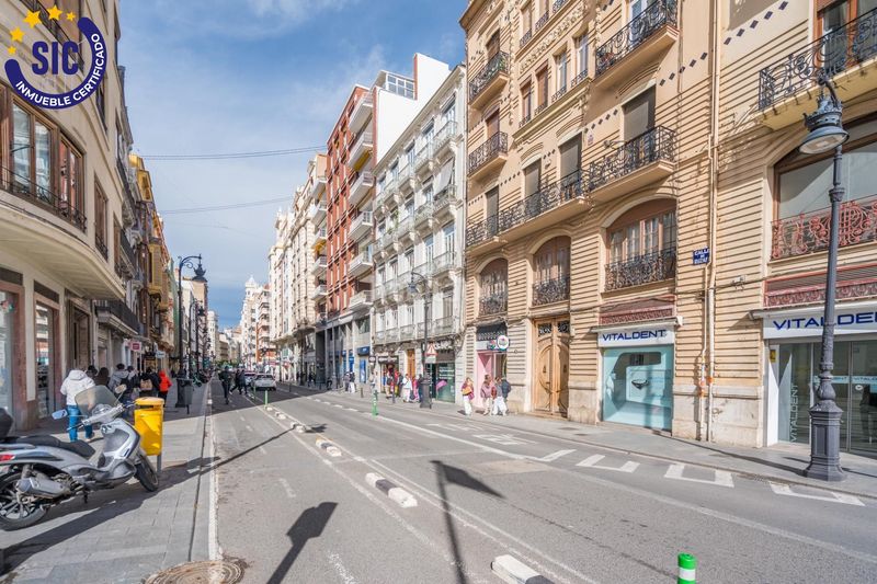 Foto c60f63ba-718e-4ff7-ba33-5d4acb57fbff. Pis a Russafa Valencia
