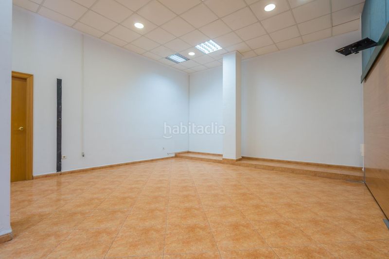 Foto 20d2d570-7d1a-4cb3-97e4-ab02392b3a79. Local comercial a Benimàmet Valencia
