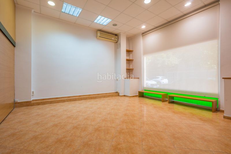 Foto 42019cc1-e704-437d-a321-801ee5ac554e. Local comercial a Benimàmet Valencia