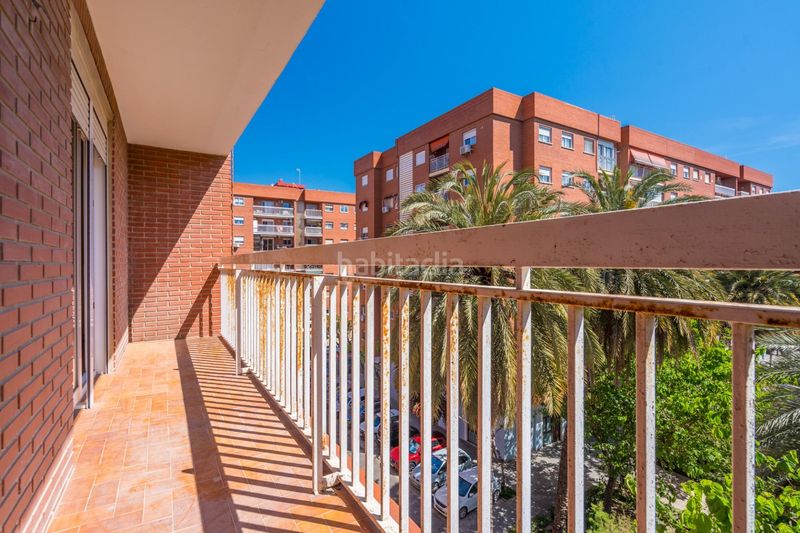 Piso vive junto al mediterráneo! luminoso piso de 4 dorm. en av. malvarrosa en Valencia - Imagen 5