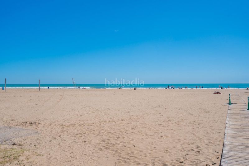 Piso vive junto al mediterráneo! luminoso piso de 4 dorm. en av. malvarrosa en Valencia - Imagen 48