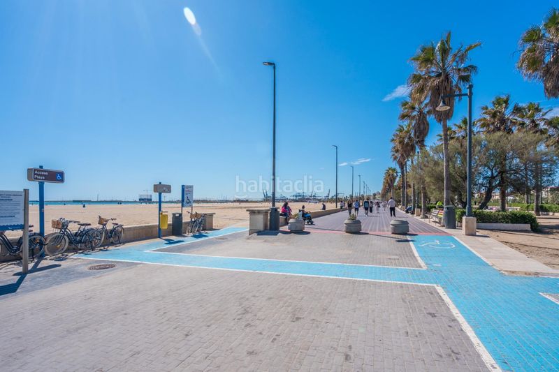 Piso vive junto al mediterráneo! luminoso piso de 4 dorm. en av. malvarrosa en Valencia - Imagen 45