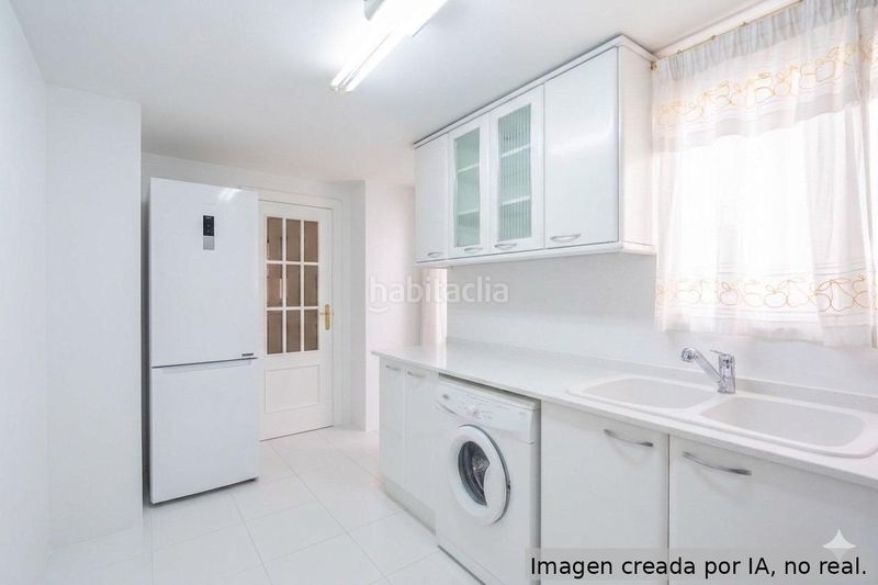 Piso vive junto al mediterráneo! luminoso piso de 4 dorm. en av. malvarrosa en Valencia - Imagen 15