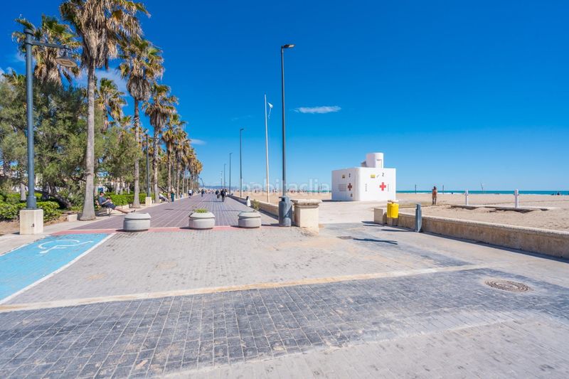 Piso vive junto al mediterráneo! luminoso piso de 4 dorm. en av. malvarrosa en Valencia - Imagen 46