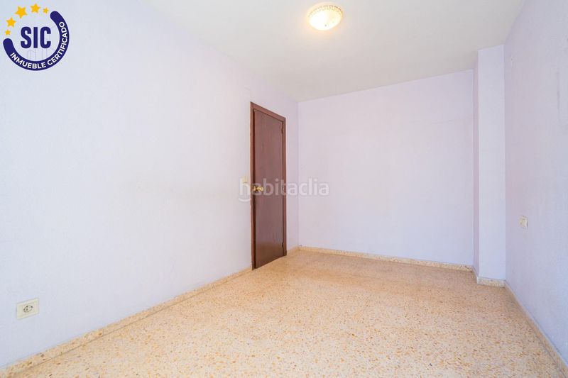 Foto ae603378-28f6-4ba7-977e-121a1879c7ec. Pis a Malva Rosa Valencia