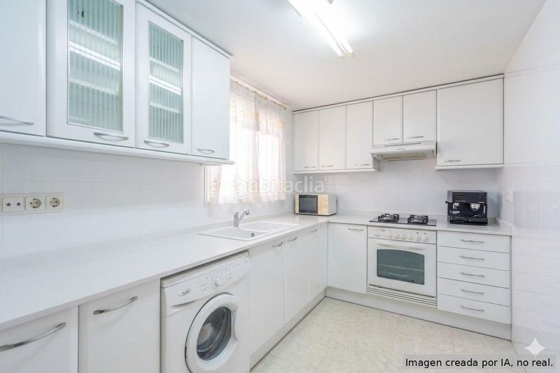 Piso vive junto al mediterráneo! luminoso piso de 4 dorm. en av. malvarrosa en Valencia - Imagen 13