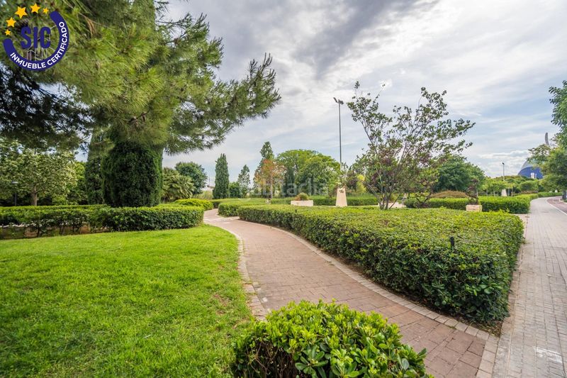 Foto 8b28d851-283d-4038-9b49-33d41587e055. Estudi amb aparcament a Penya-Roja - Avda. Francia Valencia