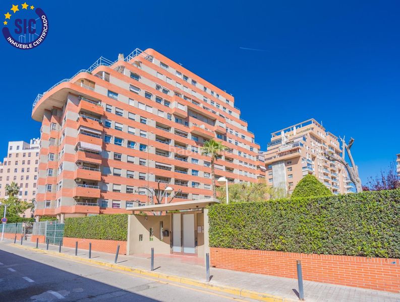Foto b4254ce9-082b-4075-bed5-4a3906152a05. Àtic amb calefacció aparcament piscina a La Constitución-Canaleta Mislata