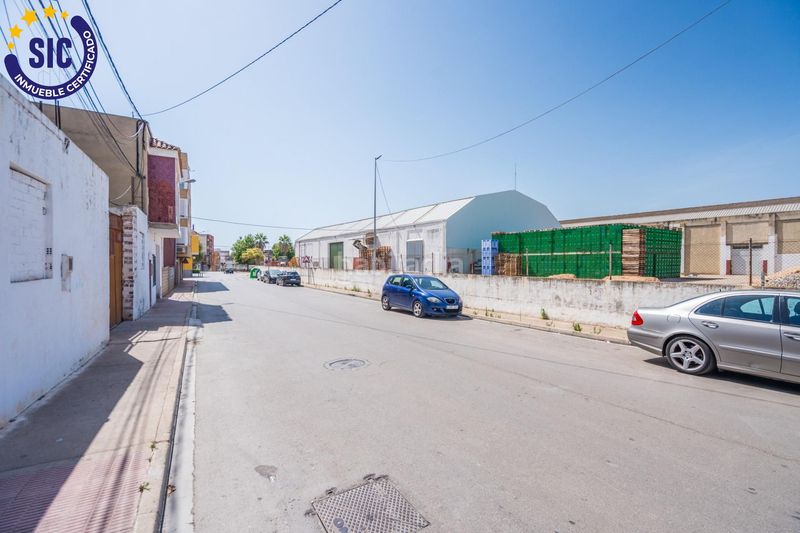 Foto e59f098c-c391-45a9-b165-eca0a021b589. Planta baixa amb aparcament a Alginet