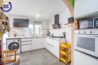 Planta baixa  Calle isaac peral. Oportunidad vivienda reformada con terraza