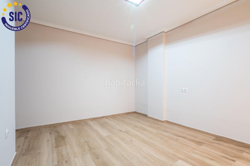 Foto a33e5e44-2903-4c34-acd6-8d8d5fff7d0f. Pis amb calefacció aparcament a Aldaia