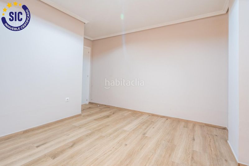 Foto f3f3d99b-df53-43c7-a007-986251e5b5e8. Pis amb calefacció aparcament a Aldaia