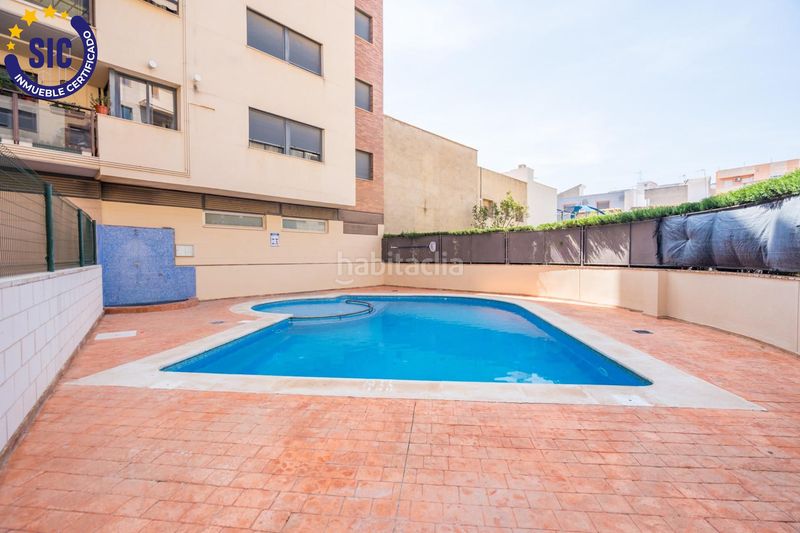 Foto 865c1932-84d5-4b14-8ce1-df6da376fee2. Àtic amb calefacció aparcament piscina a Riba - roja de Túria