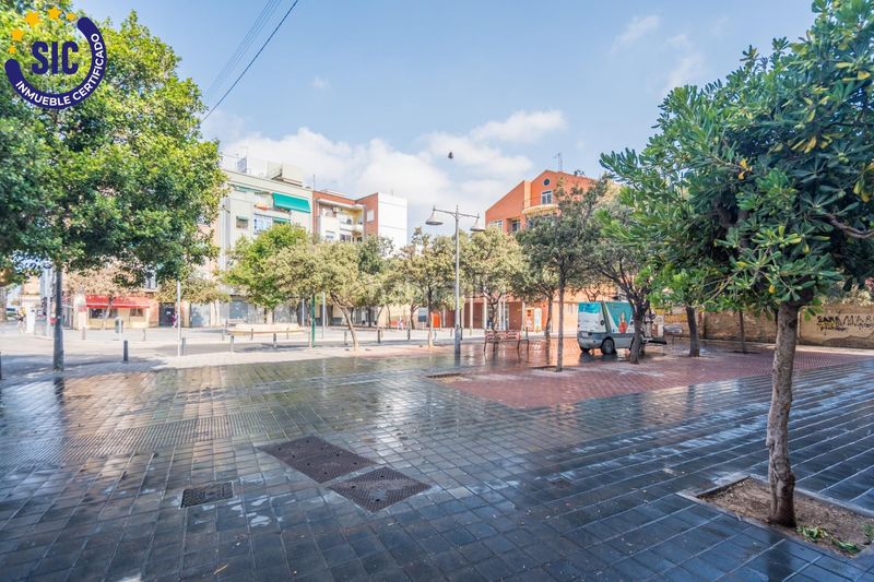 Foto df1e2966-8b3d-4aca-85be-5a47749dfdb4. Pis a Natzaret Valencia