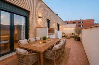Penthouse  Calle dr. gomez ferrer, del. Elegante ático dúplex con vistas a la montaña