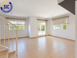 Casa aparellada  L'atzabeja. Chalet pareado en vista calderona espacio y comodidad cerca de v