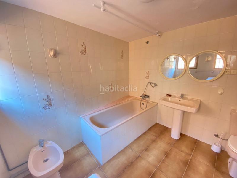 Foto dc4f33cc-5f0a-4c5d-91cd-686840680138. Locale commerciale in Piles