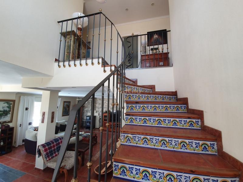 Foto fb65fa23-abd5-41f4-92c7-d42663f7ee60. Chalet con riscaldamento parcheggio piscina in Sierra Perenchiza-Cumbres de Calicanto-Sto Domingo Chiva