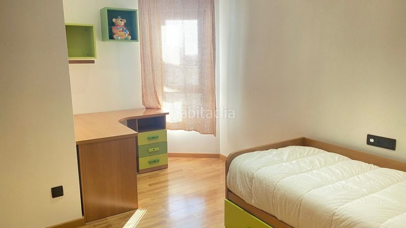 Foto 5ac00426-1225-474c-ab70-29bbdaca8f79. Àtic amb calefacció aparcament a Silla