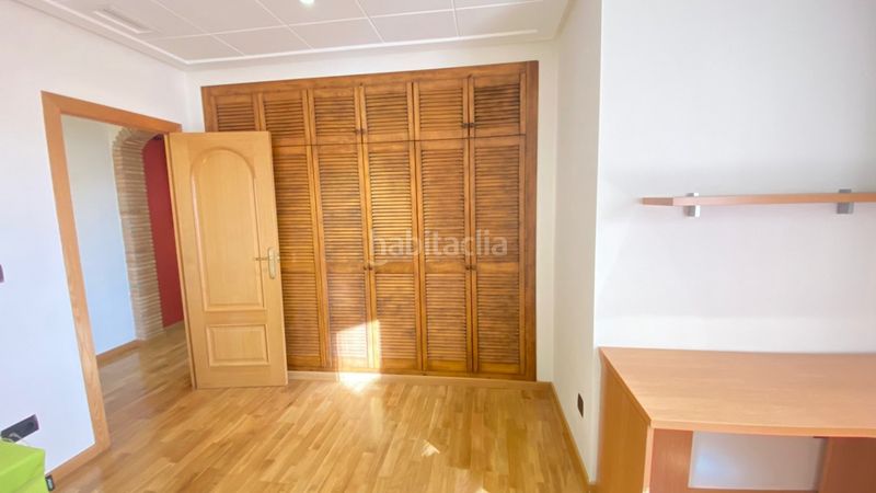 Foto e84957f8-c681-4196-ad84-136163da34c1. Àtic amb calefacció aparcament a Silla