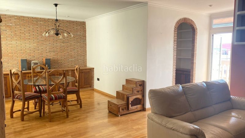 Foto feff15a8-c394-449b-843f-a759899ed9b6. Àtic amb calefacció aparcament a Silla