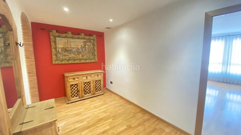 Foto 997033d8-ba8f-4a2a-b28d-843b7e717ee3. Àtic amb calefacció aparcament a Silla