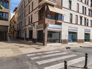 Aparcament cotxe  Calle hospital. Plaza de garaje amplia. chospital.