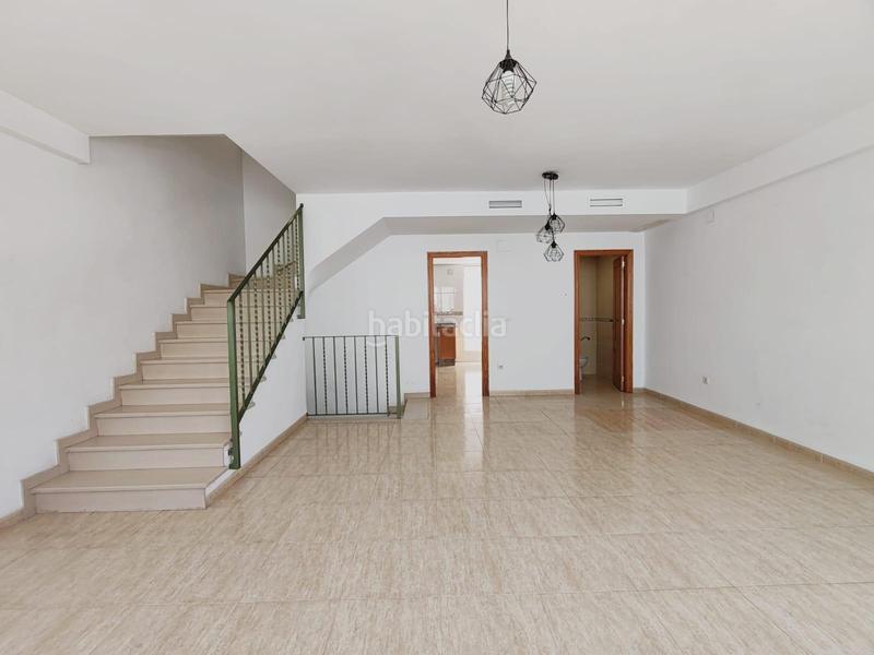 Foto 2b29c02d-8281-4558-81a3-83984bba35c1. Casa a schiera con parcheggio in Real de Gandía