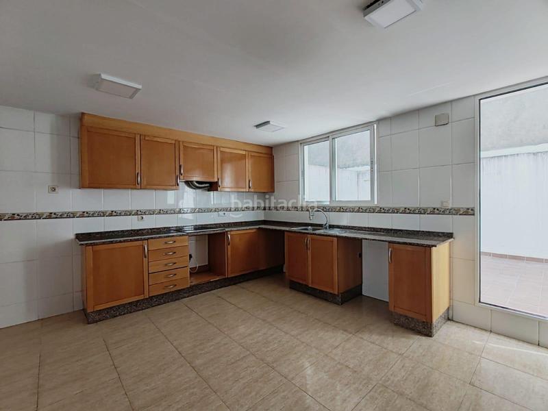 Foto 9308271d-59ee-442e-8d3c-2d10dfc9d406. Casa a schiera con parcheggio in Real de Gandía