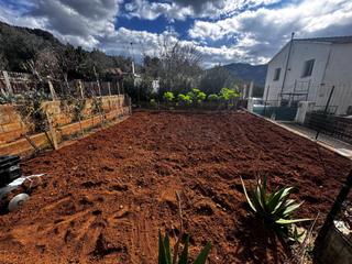 Finca rústica a Simat de la Valldigna. Terreno en pla del corral con garaje