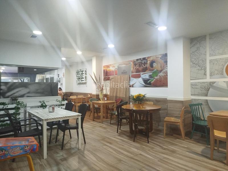 Foto 926e24ae-b241-4c9b-8701-5396834d0b83. Alquiler local comercial trapasamos cafetería en pleno funcionamiento! . en Manises