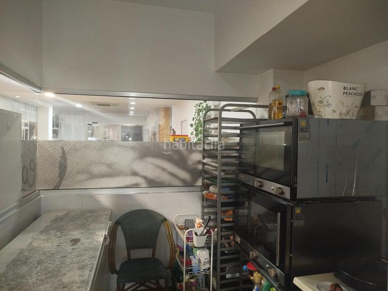 Foto b8e498fe-ea95-43d8-917f-b220dbab015e. Alquiler local comercial trapasamos cafetería en pleno funcionamiento! . en Manises