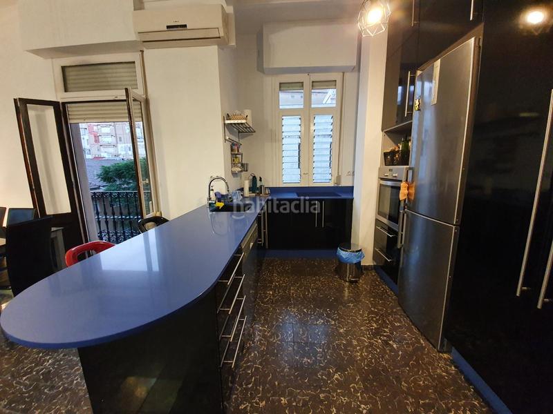 Foto 1e20b312-fe68-4c78-924b-8d08042cf833. Alquiler piso precioso piso en la calle adressadors con 6 balcones. en Valencia