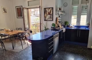 Location Appartement  Calle adressadors. Precioso piso en la calle adressadors con 6 balcones.