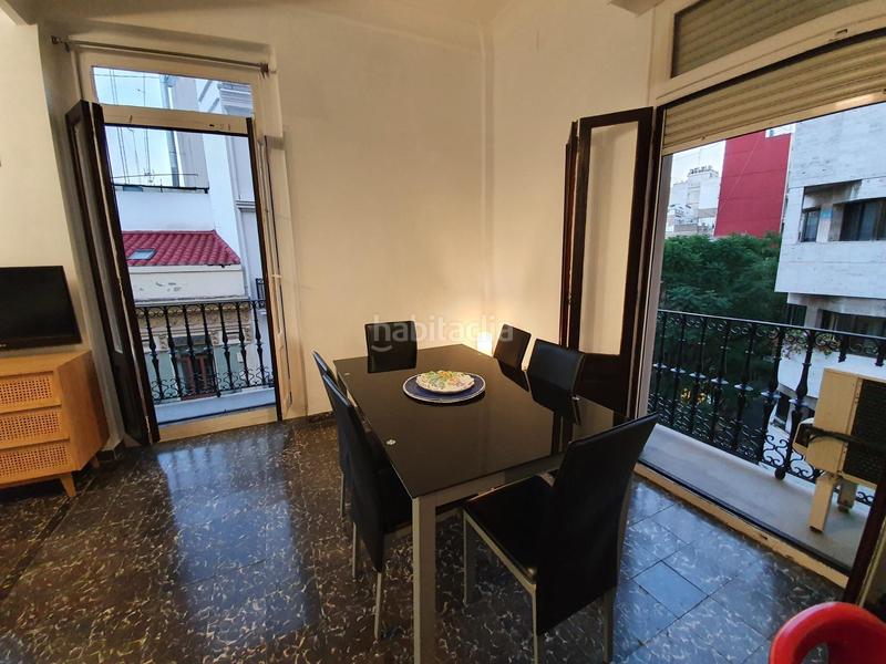 Foto 564f1a62-f828-407b-9f4d-25c348f75505. Alquiler piso precioso piso en la calle adressadors con 6 balcones. en Valencia