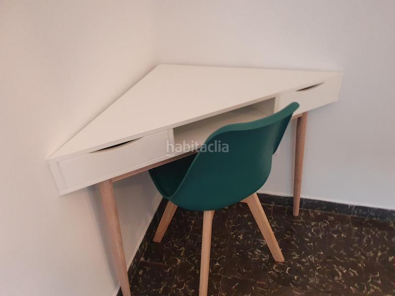 Foto a5205d6d-066a-4ae5-8eb4-42c33fa6777c. Alquiler piso precioso piso en la calle adressadors con 6 balcones. en Valencia
