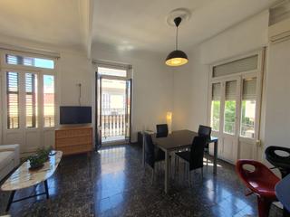 Location Appartement  Calle adressadors. Precioso piso en la calle adressadors con 6 balcones.