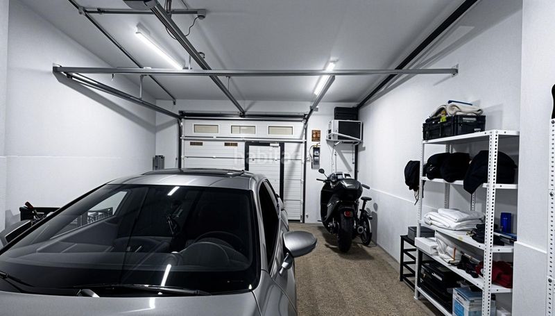 Foto 5af59007-4e02-46c2-8fb8-1f14a90e0cf3. Aparcament cotxe a L´Hort de Senabre Valencia