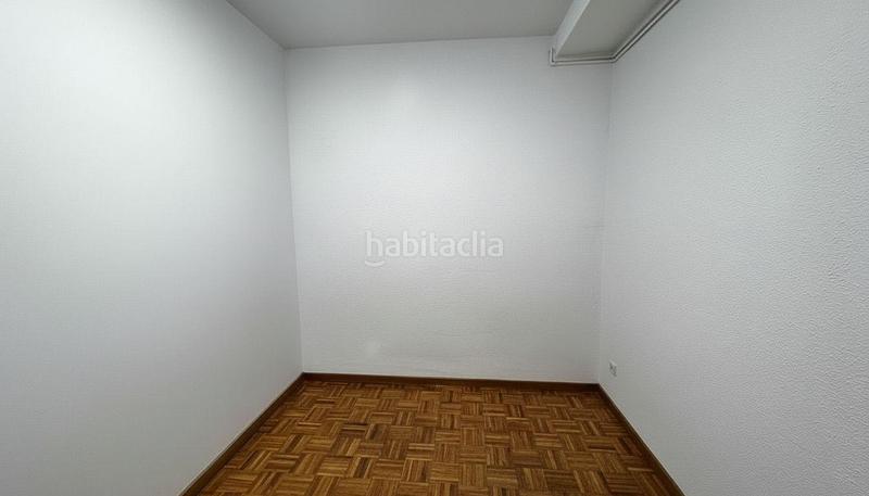 Foto 8ef76b17-b2ad-4262-b4fd-3f332c95974b. Alquiler piso  muy luminoso con garaje en La Petxina Valencia