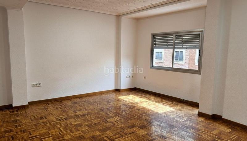 Foto bc5077d2-1b52-4bd2-9a38-d9734b793cd6. Alquiler piso  muy luminoso con garaje en La Petxina Valencia