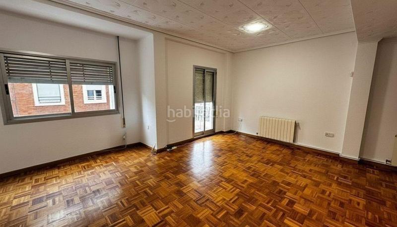 Foto db140aa1-84a8-499a-9fa2-a3824c8d04be. Alquiler piso  muy luminoso con garaje en La Petxina Valencia