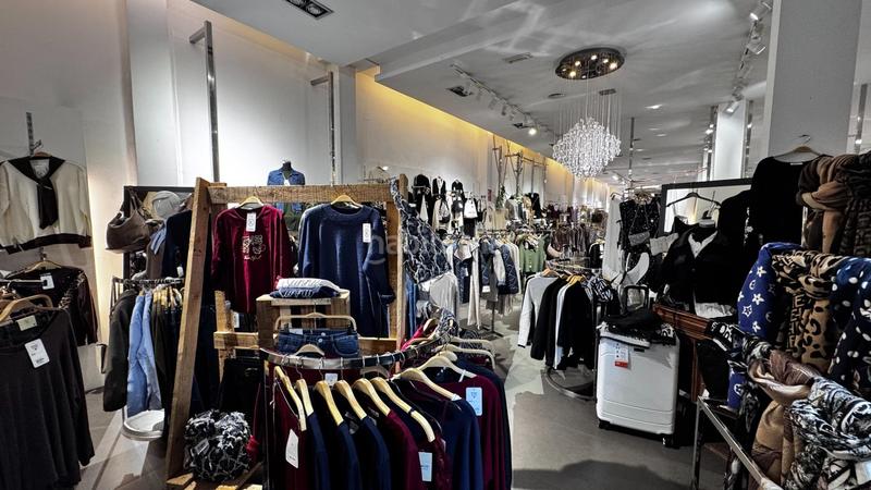 Foto 20db23ff-2208-44e4-864a-dc073dae64ba. Traspaso local comercial traspaso de local, tienda de ropa en pleno funcionamiento en Valencia